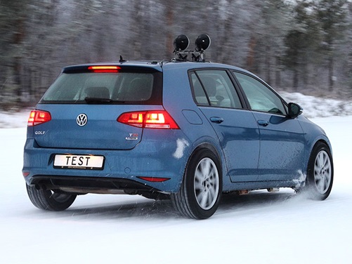 VW beim Winterreifentest in Finnland