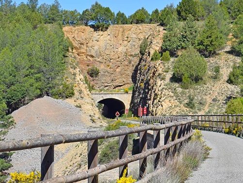 Radtour entlang der Bahntrasse von Olvera bis Puerto Serrano Via Verde de la Sierra