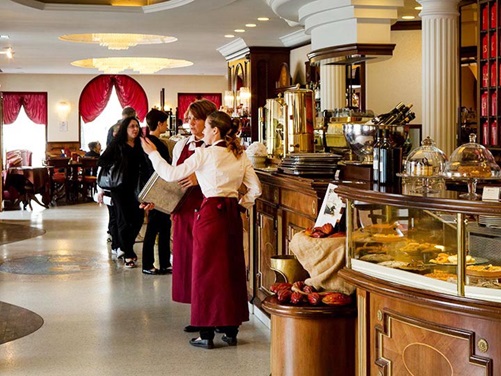 Das Caffè degli Specchi ist ein Garant für guten Kaffee und feines Gebäck