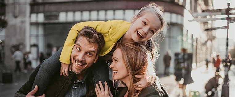 Familie auf Städtereise