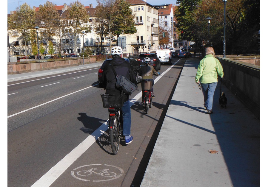 Radfahrersicherheit an Kreuzungen: Saarbrücken 