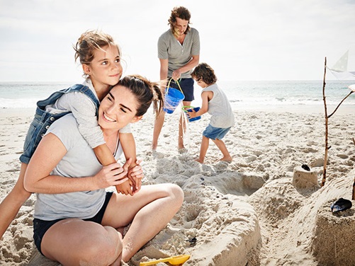Mit der Auslandskrankenversicherung geschützt, wenn man während des Strandurlaubs erkrankt
