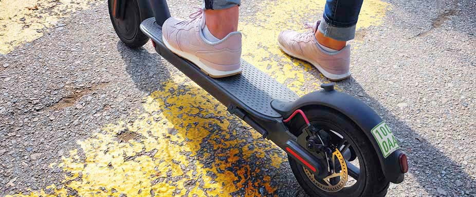 E-Scooter Versicherungsplakette Mopedversicherung ADAC