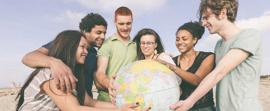 Work and Travel oder als Au Pair ins Ausland: sicher unterwegs mit den ADAC Reiseversicherungen