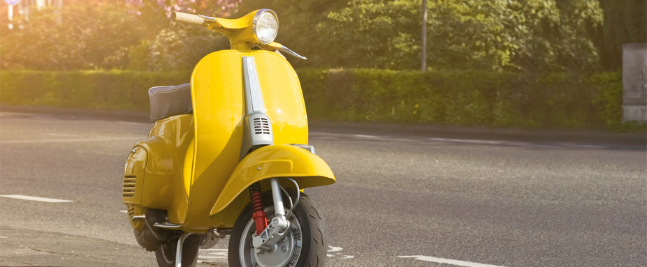 Straße Roller Gelb Mopedversicherung ADAC 