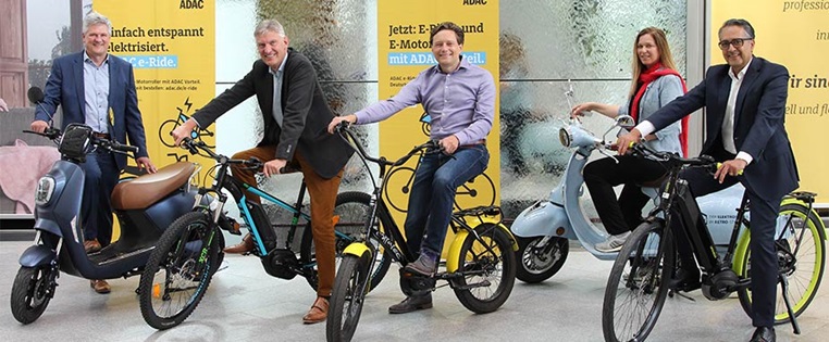 Zahlreiche E-Bikes und E-Motorroller bietet der neue ADAC Online-Shop